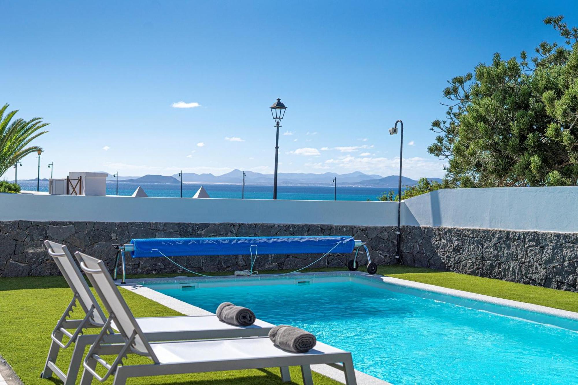 Villa Galway Bay: Detached Lanzarote Villa with Stunning Views Playa Blanca  Exterior photo